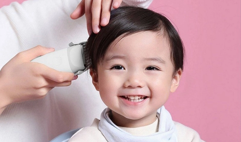 Cắt tóc cho bé ngày nào tốt
