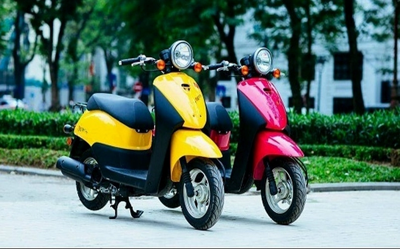 Di chuyển với tốc độ vừa phải trên đường để đảm bảo an toàn