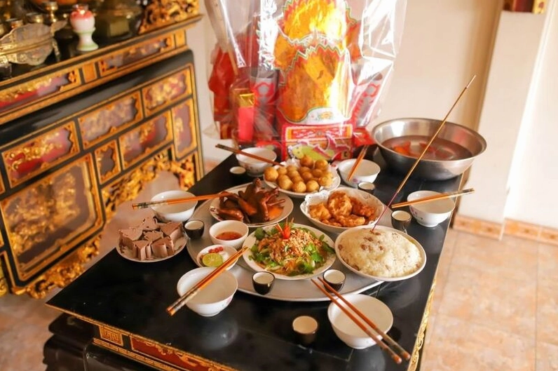 Gia đình sum vầy ngày cúng Ông Táo