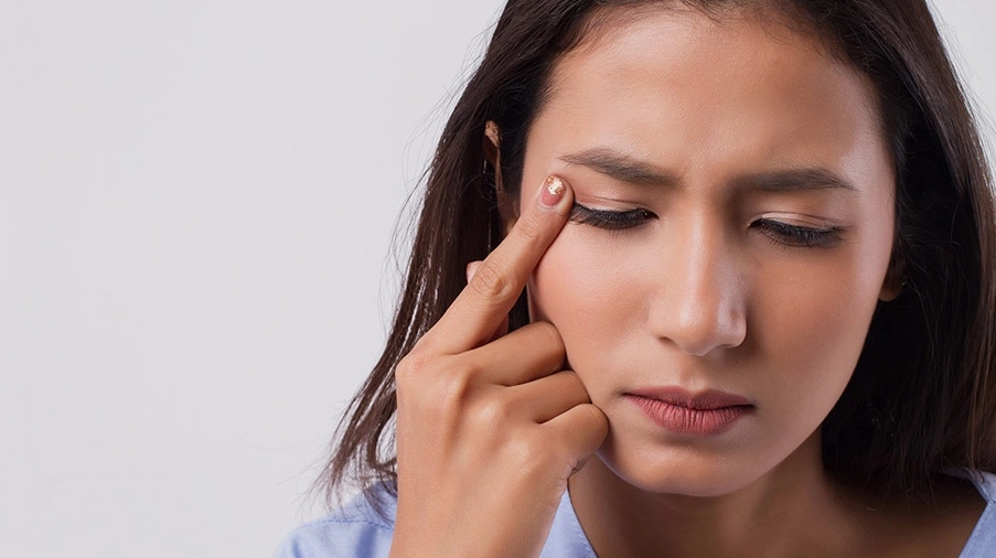 Giật mắt trái nữ báo điềm gì? Hên hay xui?