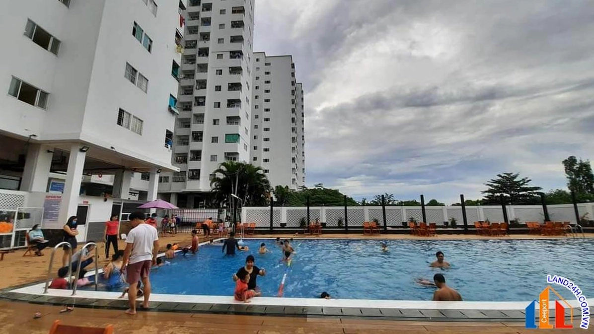 Hồ bơi tiện ích tại chung cư Lê Thành Tân Tạo