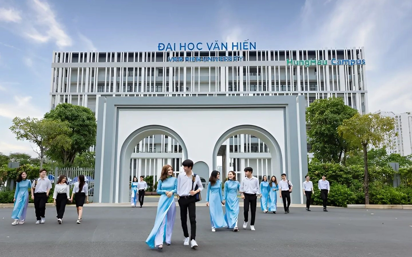 hoc-phi-dai-hoc-van-hien-2026-cap-nhat-chinh-sach-hoc-bong-h_908