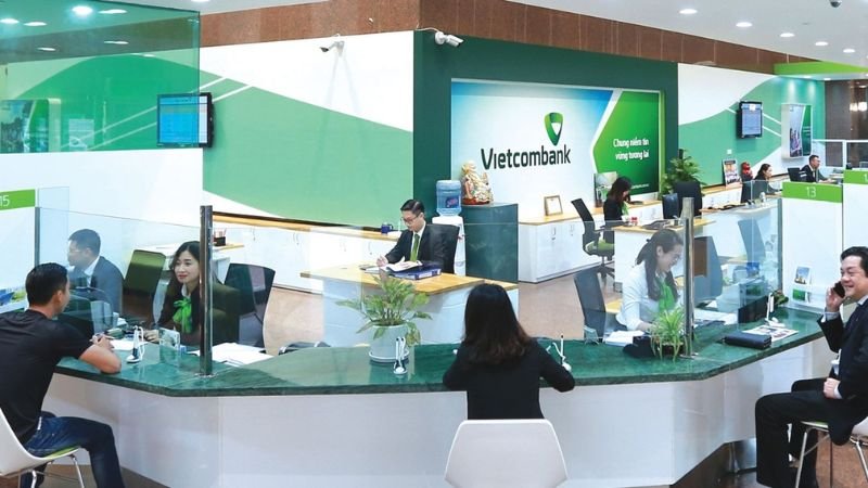ngan-hang-vietcombank-lam-viec-may-gio-2
