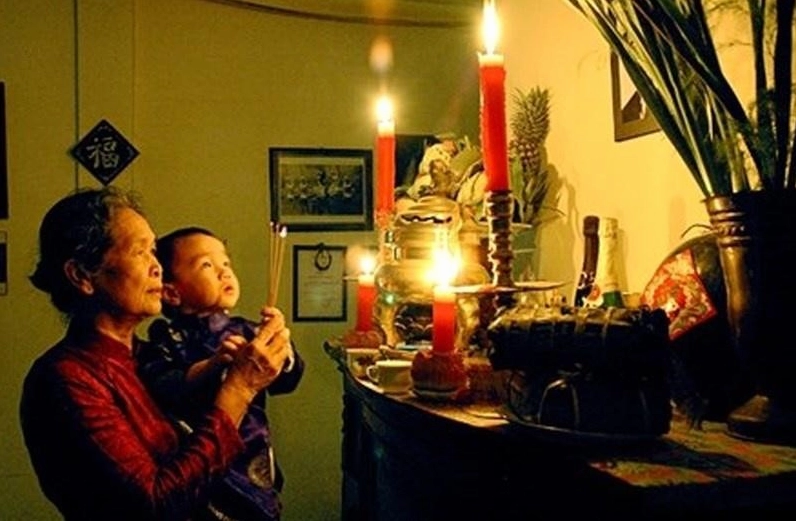 Người dân thường cúng gia tiên vào ngày mùng 1 và ngày Rằm