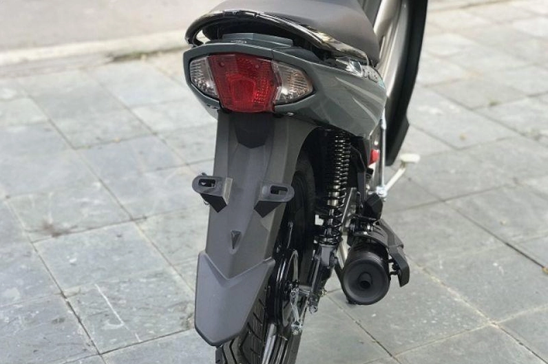 Phần đuôi xe Yamaha Sirius 110
