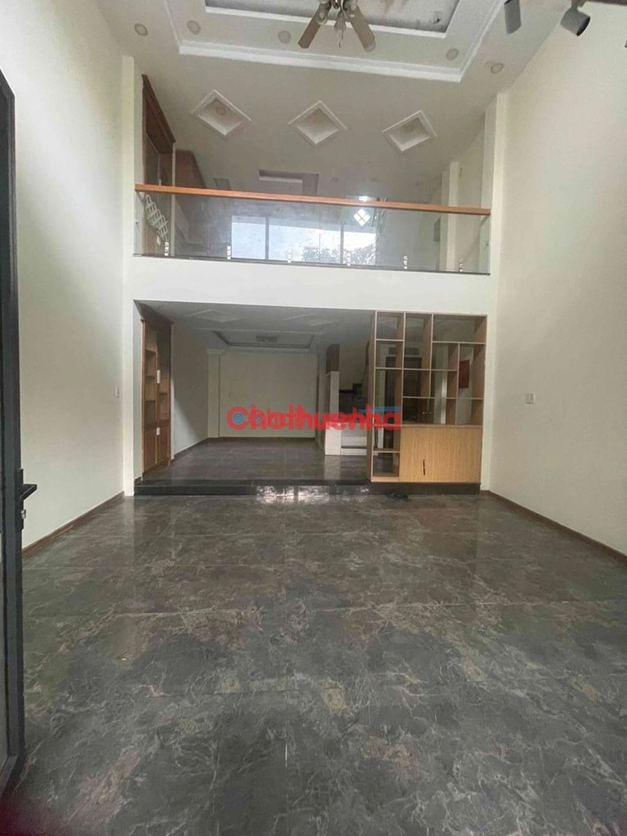 Thuê nhà hẻm xe hơi Gò Vấp với 4 phòng ngủ tại đường Phạm Văn Chiêu