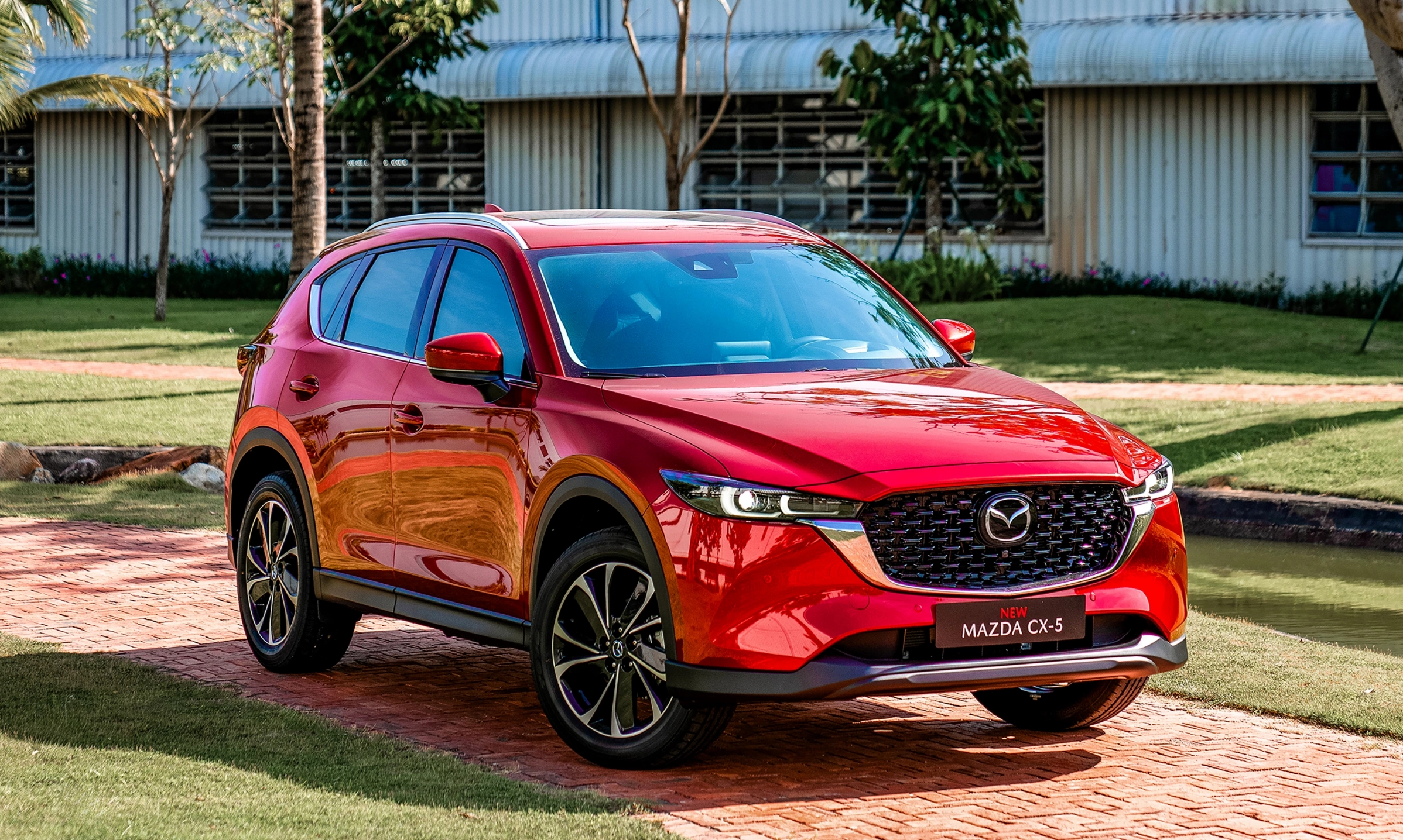 Tổng quan ngoại thất Mazda CX-5 từ góc nhìn phía trước