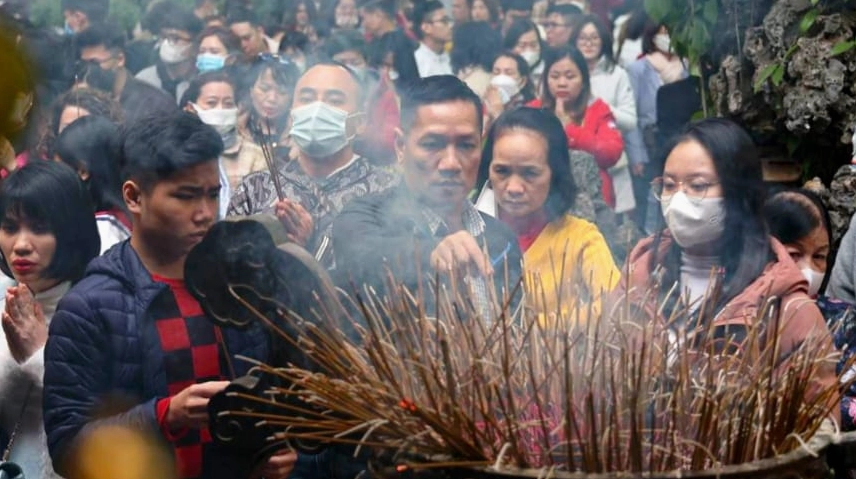 Văn khấn cầu xin gia tiên phù trợ con cháu thông tuệ