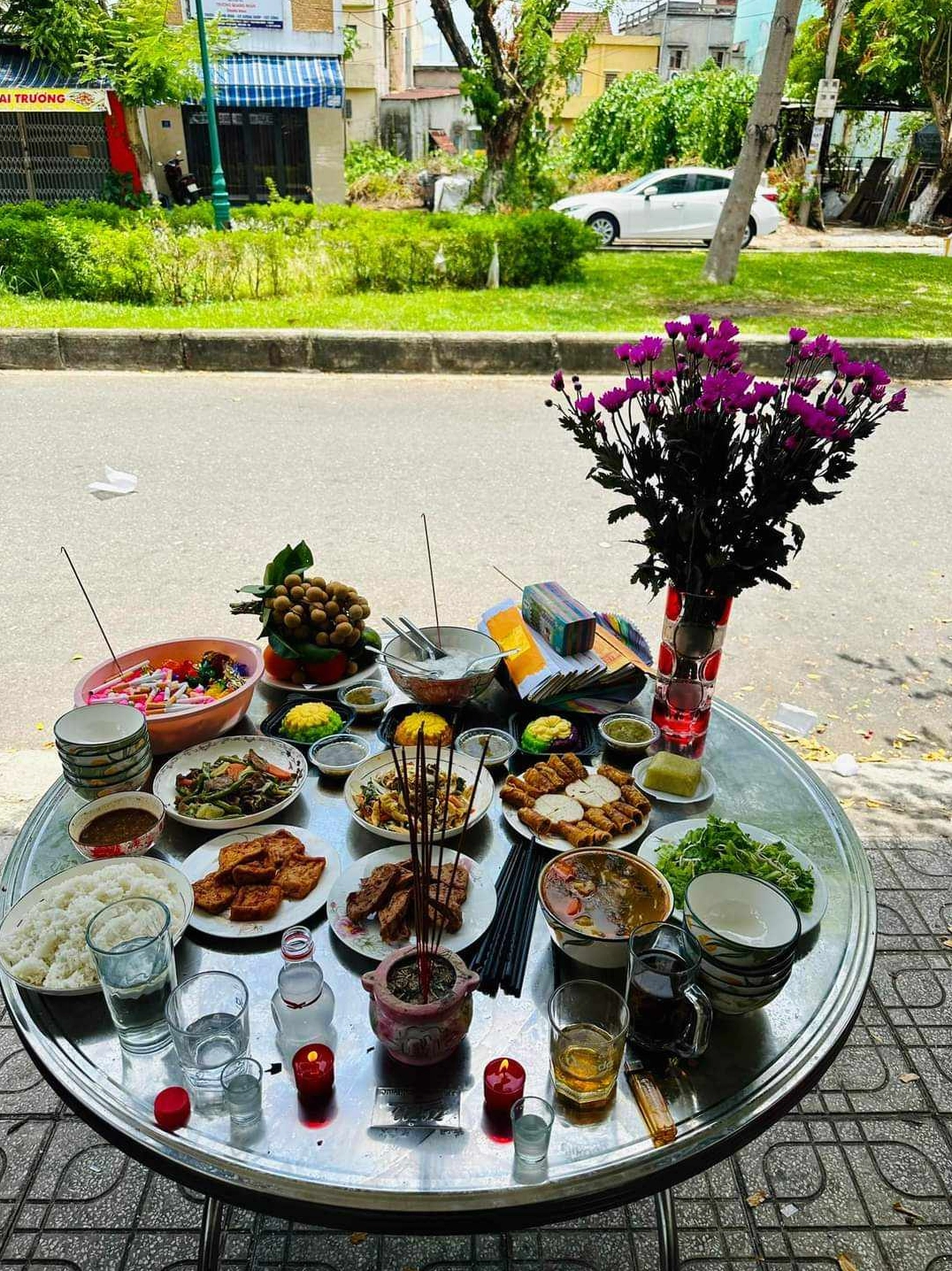 Văn khấn Rằm tháng 7 cúng gia tiên, thần linh đầy đủ, chính xác nhất, giúp - Ảnh 5.