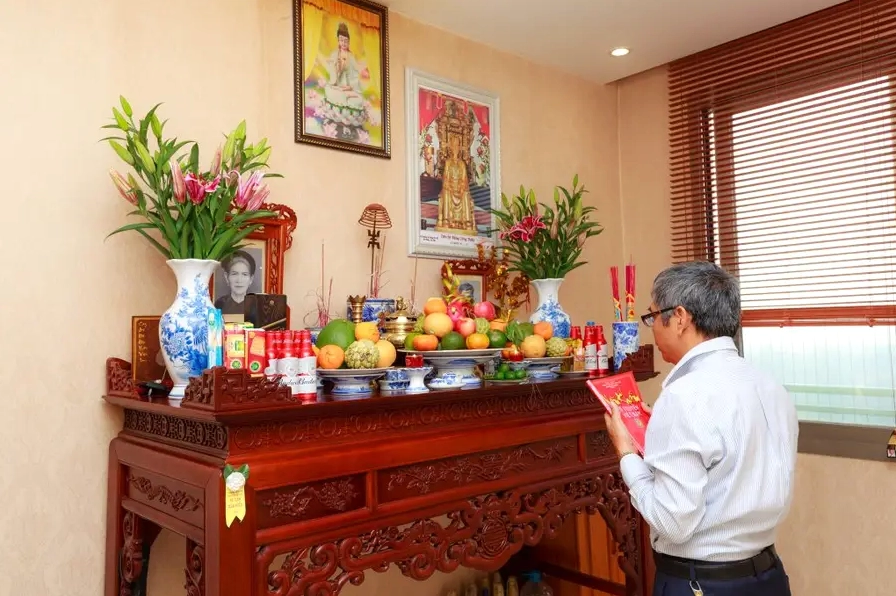 van khan xin gia tien phu ho