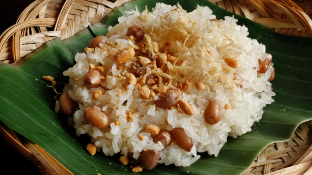 Xôi lạc dẻo thơm, bùi ngậy truyền thống tại gia