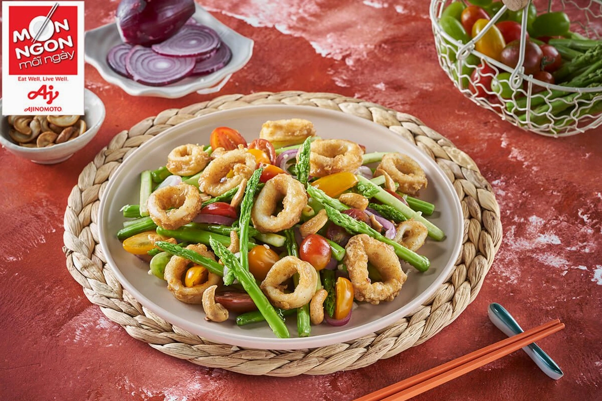 salad mực măng tây